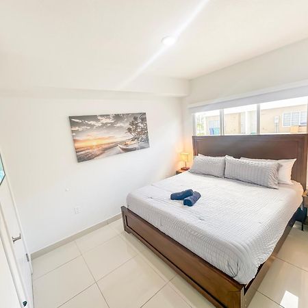 Vacay Spot Experience Luna Sky! 65" Tv Bar, Bbq, Shower Massage Jets, Music, Go To Fl Keys Homestead Kültér fotó