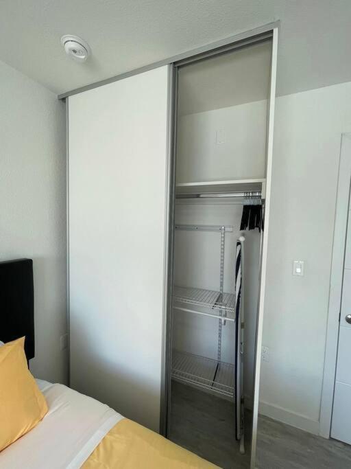 Vacay Spot Experience Luna Sky! 65" Tv Bar, Bbq, Shower Massage Jets, Music, Go To Fl Keys Homestead Kültér fotó