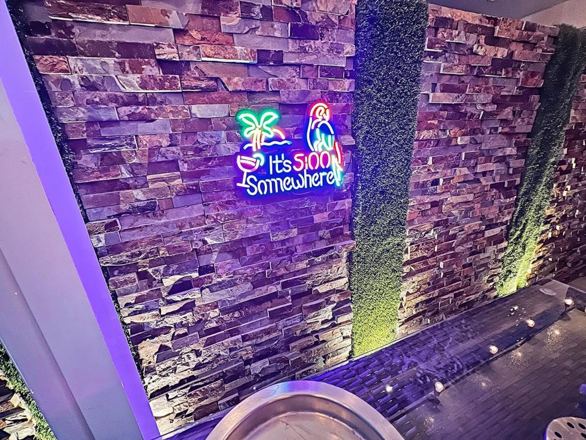Vacay Spot Experience Luna Sky! 65" Tv Bar, Bbq, Shower Massage Jets, Music, Go To Fl Keys Homestead Kültér fotó
