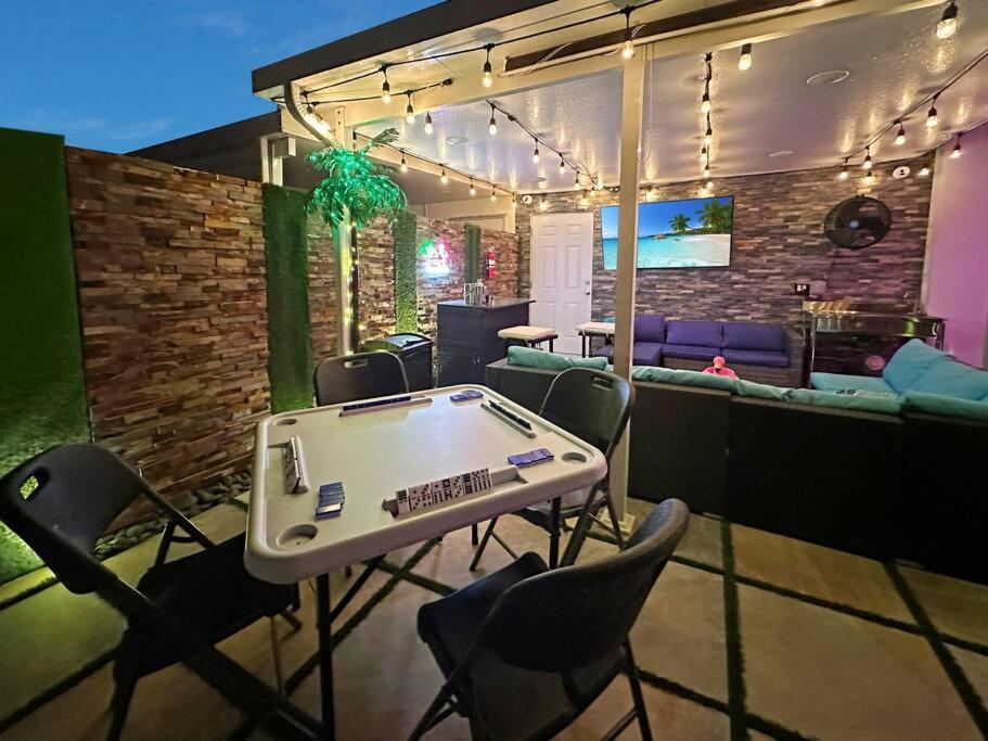 Vacay Spot Experience Luna Sky! 65" Tv Bar, Bbq, Shower Massage Jets, Music, Go To Fl Keys Homestead Kültér fotó