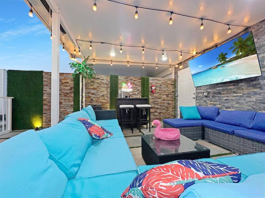 Vacay Spot Experience Luna Sky! 65" Tv Bar, Bbq, Shower Massage Jets, Music, Go To Fl Keys Homestead Kültér fotó