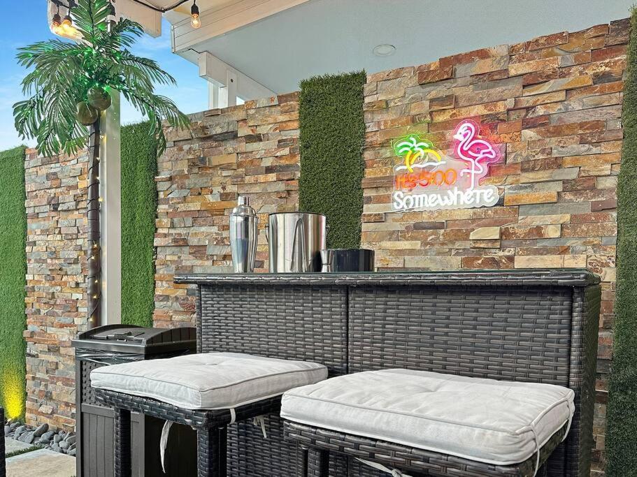 Vacay Spot Experience Luna Sky! 65" Tv Bar, Bbq, Shower Massage Jets, Music, Go To Fl Keys Homestead Kültér fotó